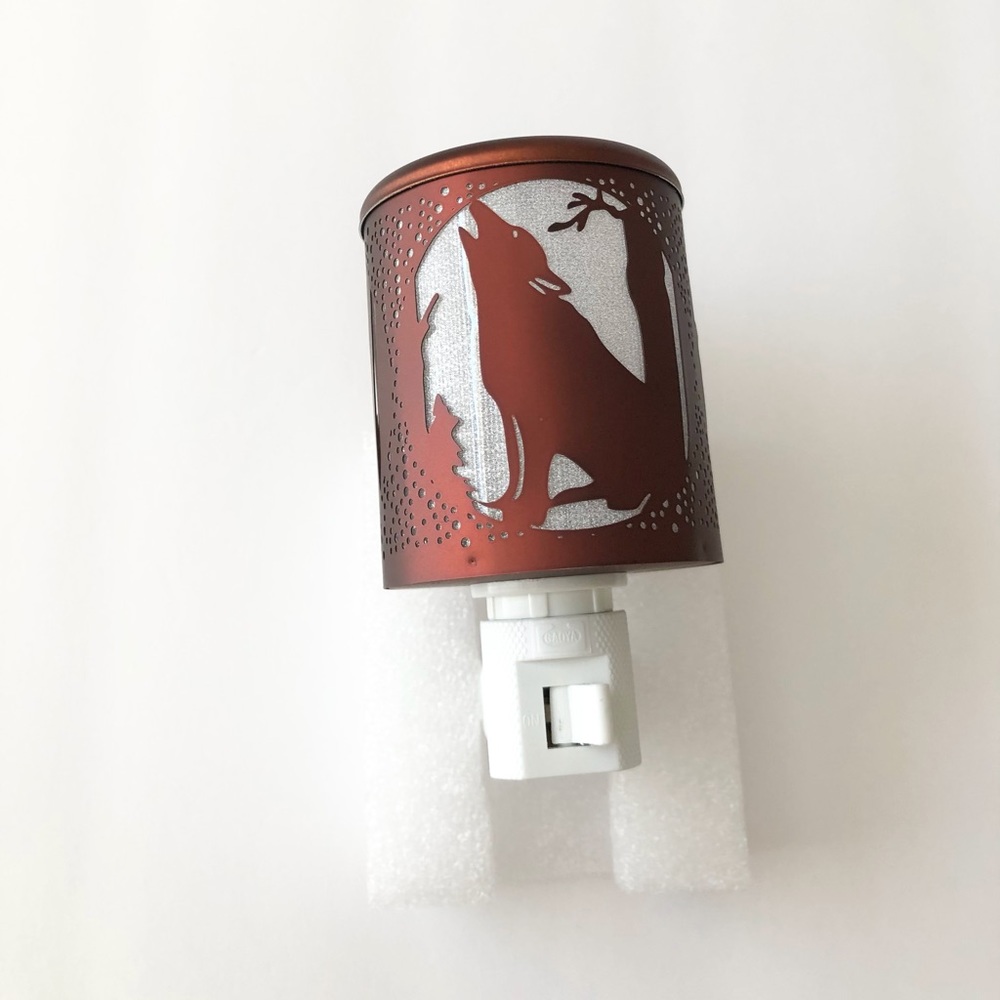 Woodland Creek Howling Night Light - Picture 4 of 7